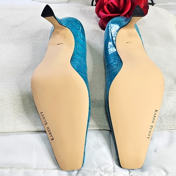Karen Scott Blue Croc-Embossed Heels - Picture 7 of 16